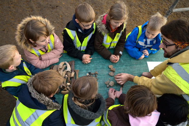 We were lucky enough to be to show hundreds of school children the excavation. While we couldn’t show everyone we wanted around the site, owing to the situation of the settlement, we managed to show over 2000 people the excavation. 